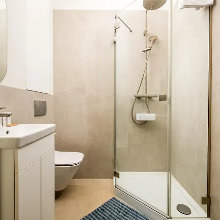 Dobra Powisle Superior By Bookinghost وارسو