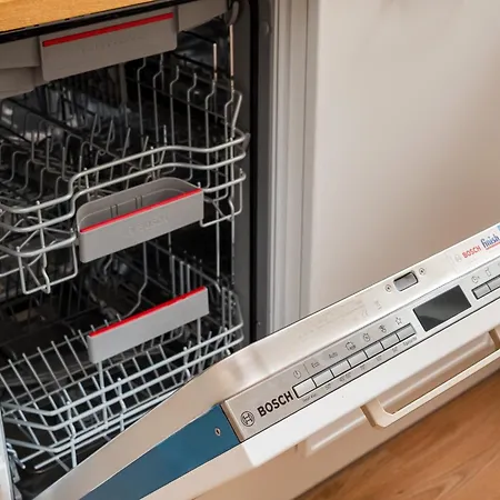 Dobra Powisle Superior By Bookinghost * وارسو