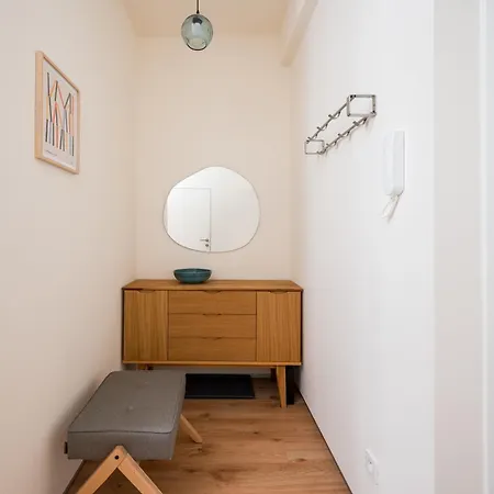 Dobra Powisle Superior By Bookinghost * وارسو