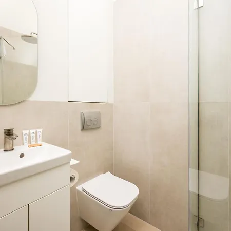 Dobra Powisle Superior By Bookinghost