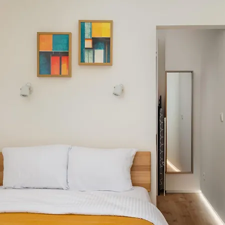 Dobra Powisle Superior By Bookinghost * Warsaw