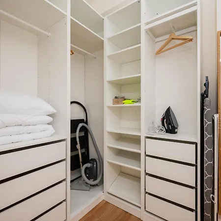 Dobra Powisle Superior By Bookinghost * Warsaw